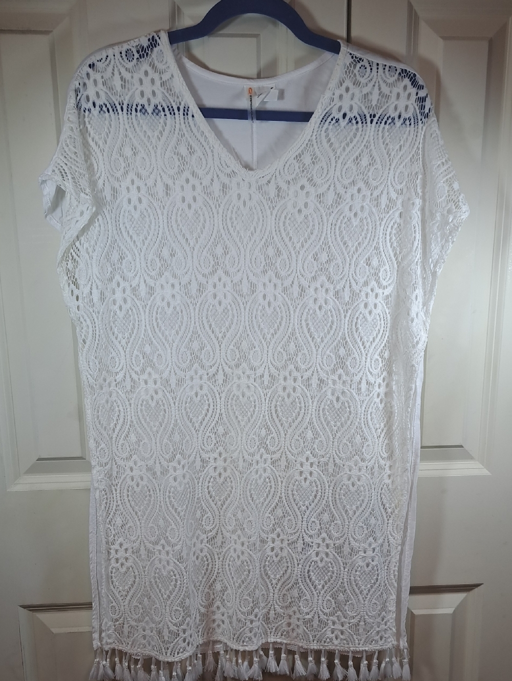 White Lace V-Neck Tassel Tunic